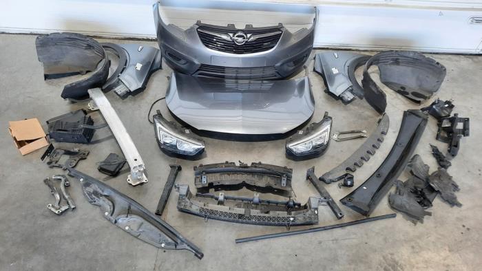 Opel Crossland X Front end\, complete