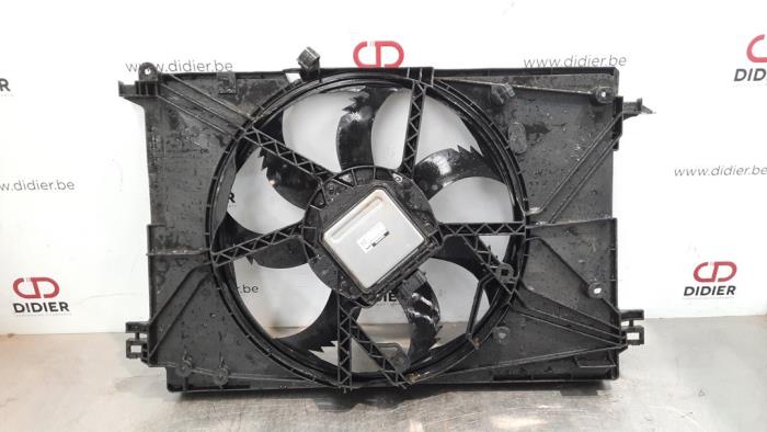 Cooling fan housing Toyota Rav-4