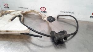 Gebruikte Ruitensproeierpomp voor BMW 5 serie (F10) 535d 24V Prijs € 36,30 Inclusief btw aangeboden door Autohandel Didier