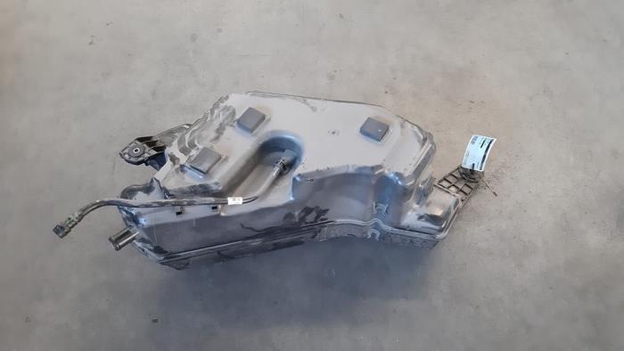 Adblue tank van een BMW X5 (G05) xDrive 25d 2.0 16V 2021