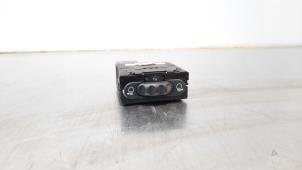 Gebruikte Mistlamp Schakelaar Renault Master III (EV/HV/UV/VA/VB/VD/VF/VG/VJ) 2.3 dCi 135 16V FWD Prijs € 18,15 Inclusief btw aangeboden door Autohandel Didier