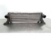 Intercooler van een Iveco New Daily V, 2011 / 2014 35C15V, 40C15V, Bestel, Diesel, 2.998cc, 107kW (145pk), RWD, F1CE3481J; F1CE3481B; EEV, 2011-09 / 2014-06 2013