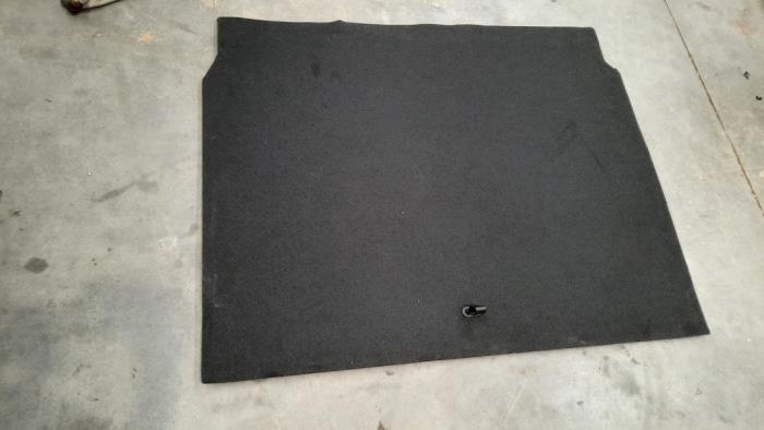 Coffre tapis Peugeot 2008