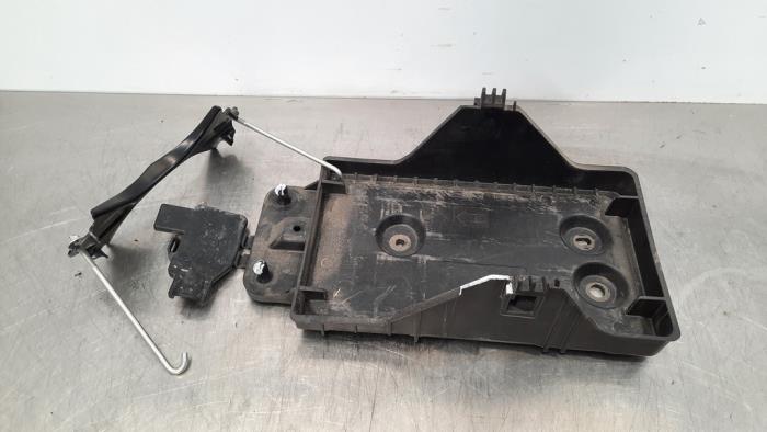 Boîtier de batterie Mazda 6.