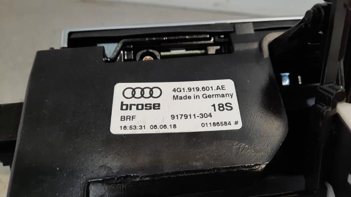 Navigatie Display van een Audi A6 Avant (C7) 3.0 TDI V6 24V Quattro 2018