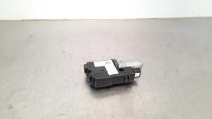 Gebruikte Schuifdak Motor Audi A6 Avant (C8) 2.0 40 TDI Mild Hybrid Prijs € 66,55 Inclusief btw aangeboden door Autohandel Didier