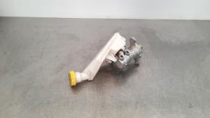 Gebruikte Hoofdremcilinder Citroen C3 Aircross I (2C/2R) 1.2 e-THP PureTech 110 Prijs € 48,40 Inclusief btw aangeboden door Autohandel Didier