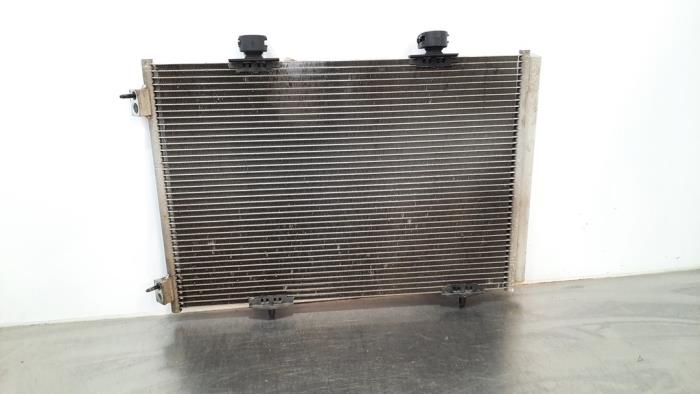 Air conditioning condenser