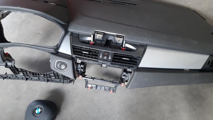 Airbag set + dashboard van een BMW 2 serie Gran Tourer (F46) 216d 1.5 TwinPower Turbo 12V 2016