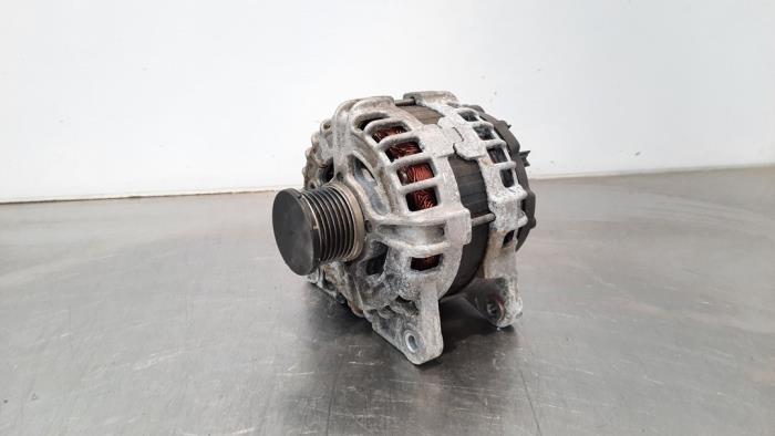 Alternator van een Renault Kadjar (RFEH) 1.3 TCE 140 FAP 16V 2019