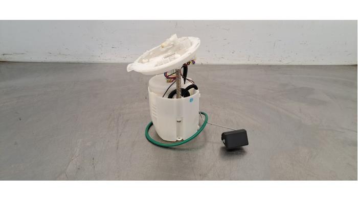 Pompe carburant électrique Mazda 3.
