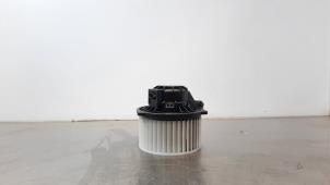 Gebruikte Kachel Ventilatiemotor Hyundai i30 (PDEB5/PDEBB/PDEBD/PDEBE) 1.0 T-GDI 12V Prijs € 66,55 Inclusief btw aangeboden door Autohandel Didier