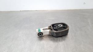 Gebruikte Motorrubber Peugeot 2008 (UD/UK/UR/US/UX) 1.5 BlueHDi 110 Prijs € 24,20 Inclusief btw aangeboden door Autohandel Didier