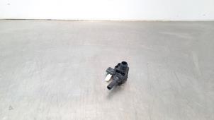 Gebruikte Oliedruk sensor Peugeot 2008 (UD/UK/UR/US/UX) 1.5 BlueHDi 110 Prijs € 18,15 Inclusief btw aangeboden door Autohandel Didier