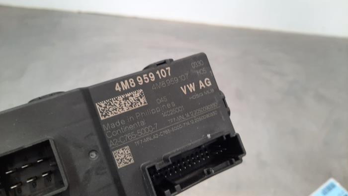 Module passage hayon Audi Q8