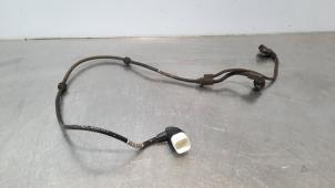 Gebruikte ABS Sensor Mercedes E (W213) E-300de 2.0 Turbo 16V Prijs € 24,20 Inclusief btw aangeboden door Autohandel Didier