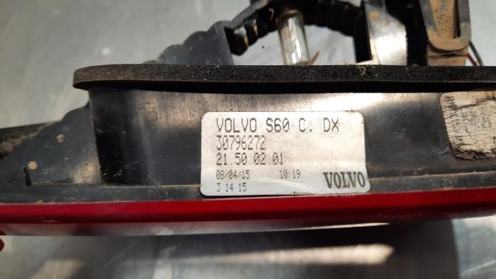 Achterlicht rechts van een Volvo S60 II (FS) 2.0 D3 16V 2015