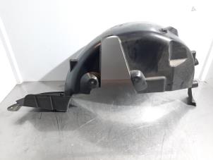 Gebruikte Spatbord links-achter Renault Clio IV Estate/Grandtour (7R) 0.9 Energy TCE 75 12V Prijs € 54,45 Inclusief btw aangeboden door Autohandel Didier