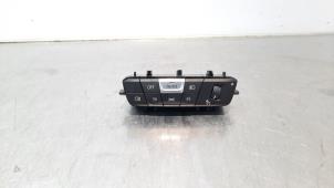 Gebruikte Schakelaar Koplamp Ihv BMW 1 serie (F40) 116d 1.5 12V TwinPower Prijs € 96,80 Inclusief btw aangeboden door Autohandel Didier
