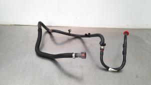 Gebruikte Brandstofleiding Renault Master III (EV/HV/UV/VA/VB/VD/VF/VG/VJ) 2.3 dCi 145 16V FWD Prijs € 48,40 Inclusief btw aangeboden door Autohandel Didier