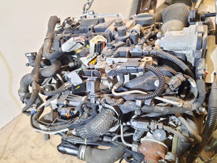 Motor Peugeot 208 motor completo usado en Menorca foto 6