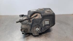 Gebruikte Adblue tank BMW 3 serie Touring (F31) 318d 2.0 16V Prijs € 266,20 Inclusief btw aangeboden door Autohandel Didier