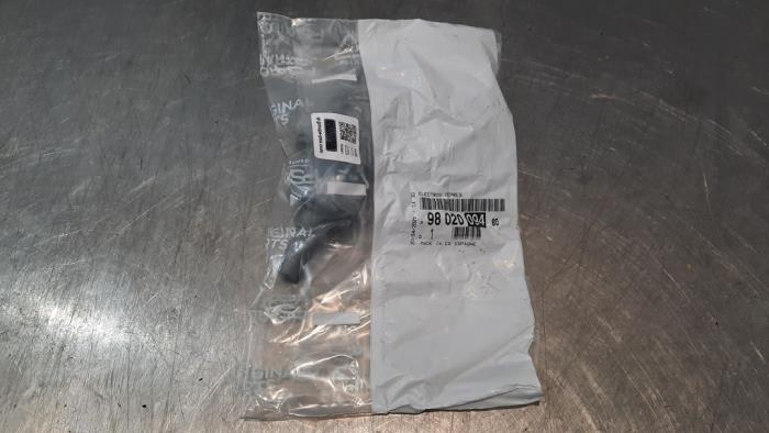 Pompa lavavetro per Peugeot 2008