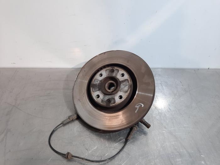 Fusee links-voor Citroen C4