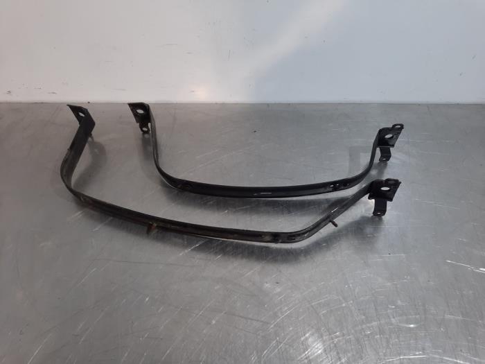 Bande réservoir Fiat Tipo