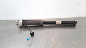 Gebruikte Schokdemper links-achter Mercedes CLA (118.3) 2.0 AMG CLA-35 Turbo 16V Prijs € 66,55 Inclusief btw aangeboden door Autohandel Didier