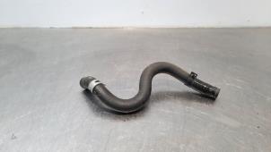 Gebruikte Radiateurslang Mazda CX-3 (DJ/DK) 2.0 SkyActiv-G 120 Prijs € 30,25 Inclusief btw aangeboden door Autohandel Didier