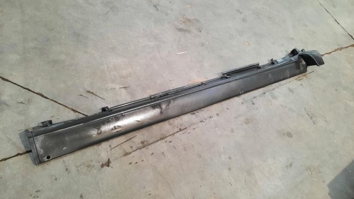 Marche-pied (list de couverture) gauche Lexus RX