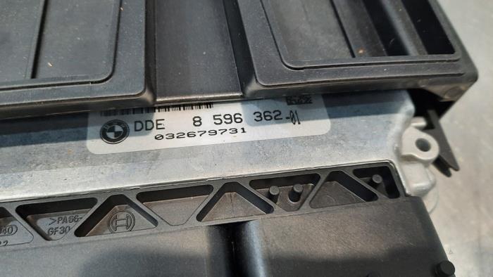 Computer Motormanagement van een BMW 3 serie (F30) 318d 2.0 16V 2017