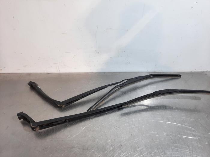 Front wiper arm Toyota Rav-4