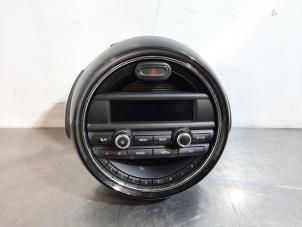 Gebruikte Radio Mini Mini (F55) 1.5 12V Cooper D Prijs € 254,10 Inclusief btw aangeboden door Autohandel Didier