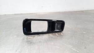 Gebruikte Handrem schakelaar Citroen C5 Aircross I (A4/AC/AJ/AR) 1.6 Turbo 180 16V Prijs € 24,20 Inclusief btw aangeboden door Autohandel Didier