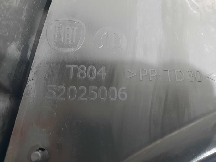 Paravent van een Fiat Tipo (356W/357W) 1.6 D 16V Multijet 2017