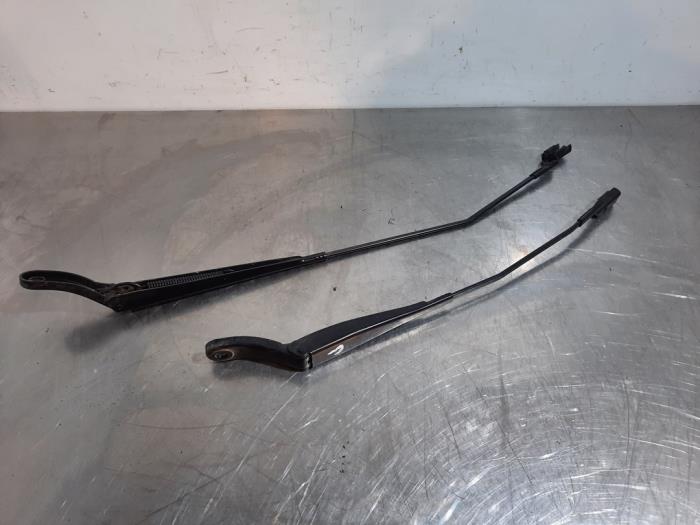 Bras essuie-glace avant Peugeot 208