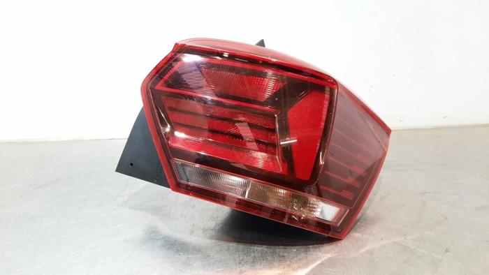 Luz trasera derecha Volkswagen Polo