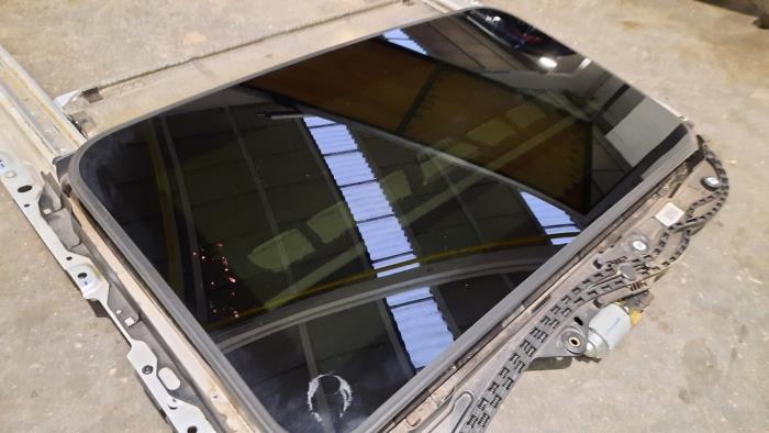 Panoramadak van een BMW 3 serie (F30) 318d 2.0 16V 2014