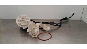 Gebruikte Tank element Pomp Mercedes GLK (204.7/9) 2.2 220 CDI 16V BlueEff.,BlueTEC 4-Matic Prijs € 133,10 Inclusief btw aangeboden door Autohandel Didier