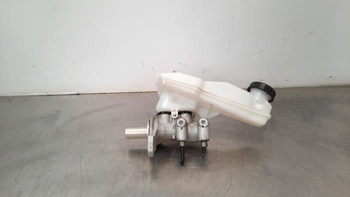 Cylindre de frein principal Peugeot 2008