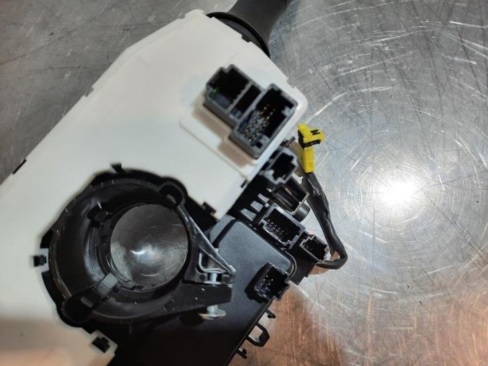 Licht + Raw Schakelaar van een Nissan Pulsar (C13) 1.2 DIG-T 16V 2015