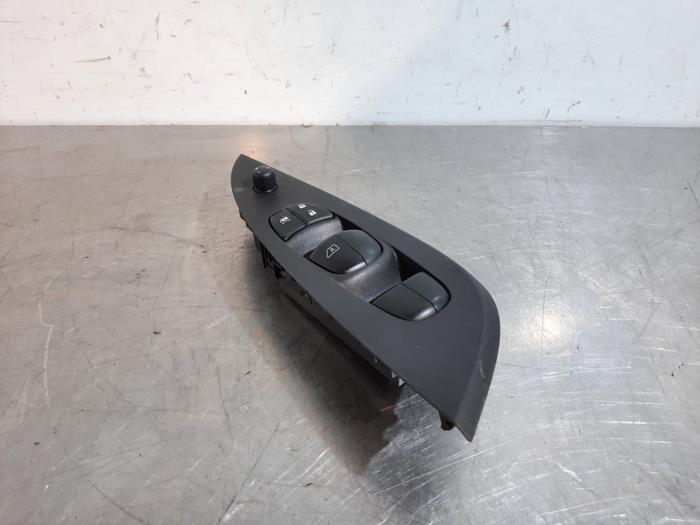 Finestre con interruttore combinato Nissan Pulsar