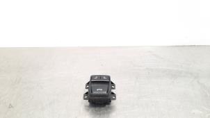 Gebruikte Schakelaar Stoelverwarming BMW 4 serie (F33) 420d 2.0 16V Prijs € 54,45 Inclusief btw aangeboden door Autohandel Didier