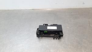 Gebruikte Bluetooth module Citroen C5 Aircross I (A4/AC/AJ/AR) 1.6 Hybrid 225 16V Prijs € 54,45 Inclusief btw aangeboden door Autohandel Didier