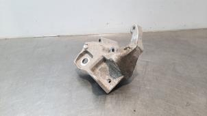 Gebruikte Versnellingsbak Steun Volvo XC60 I (DZ) 2.0 D3 16V Prijs € 42,35 Inclusief btw aangeboden door Autohandel Didier