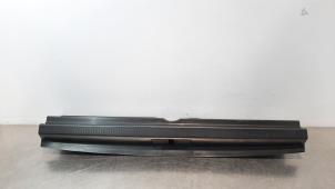 Gebruikte Afdekking slotvanger achter Citroen C5 Aircross I (A4/AC/AJ/AR) 1.6 Hybrid 225 16V Prijs € 42,35 Inclusief btw aangeboden door Autohandel Didier