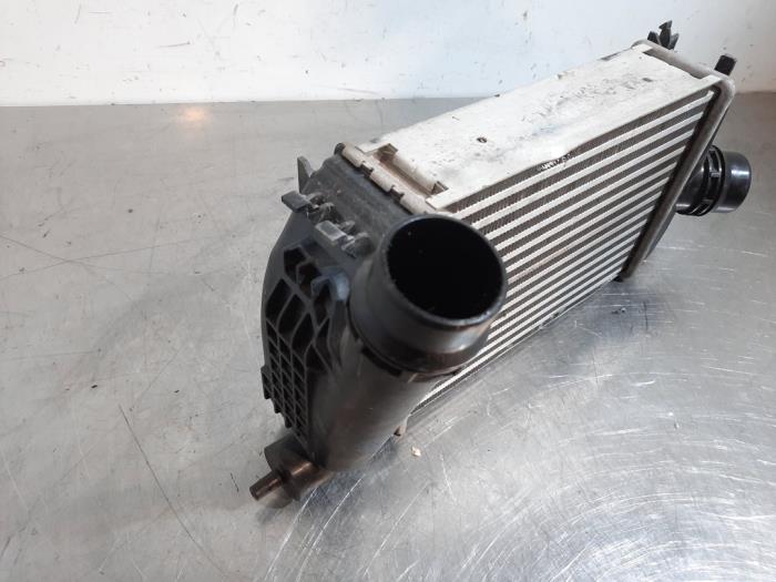 Intercooler van een Nissan Micra (K14) 0.9 IG-T 12V 2017