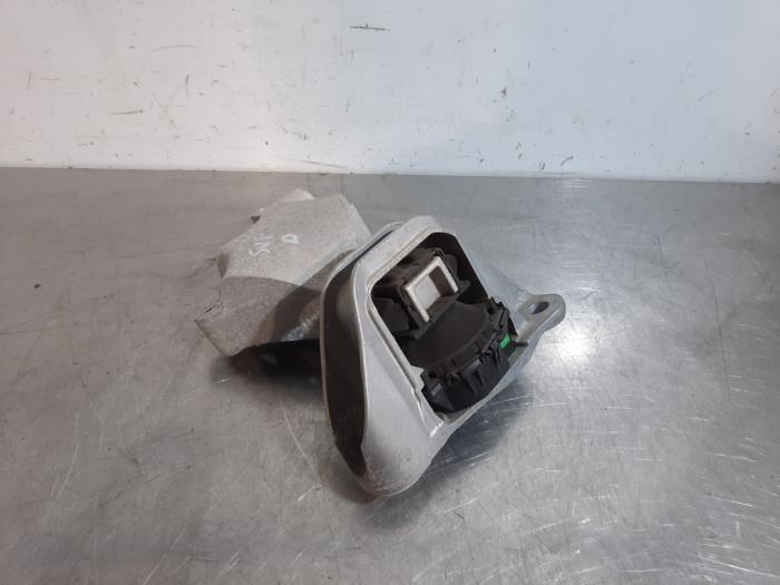 Engine mount Nissan Micra